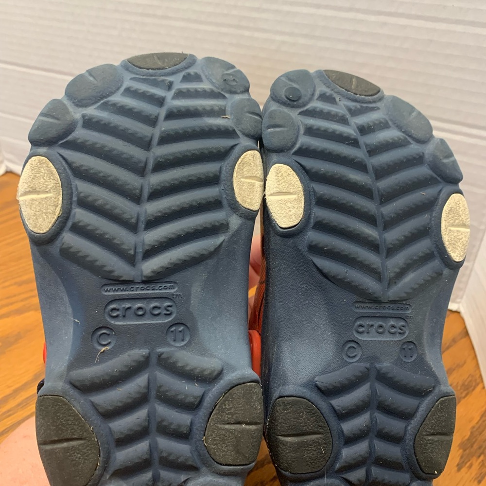 CROCS Red and Black Sandals with Spider Design Size C11 - Picture 7 of 10